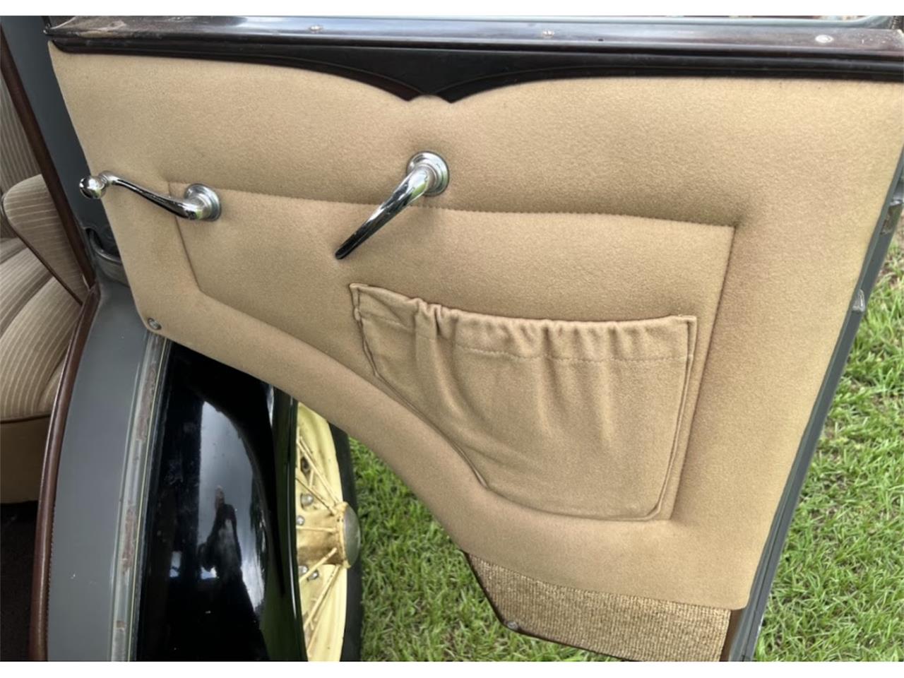 Ford-Model-a-1931-Gray-and-Black-Grey-Mohair-8