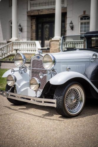 Ford-Model-a-1931-White-Black-5