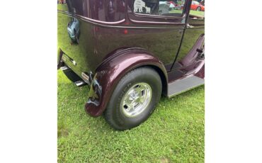 Ford-Model-a-1931-Wild-Berry-Tan-3