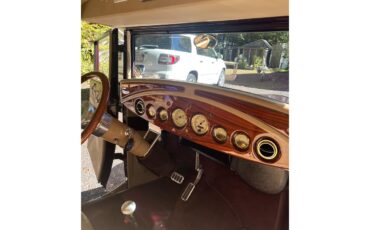 Ford-Model-a-1931-Wild-Berry-Tan-9