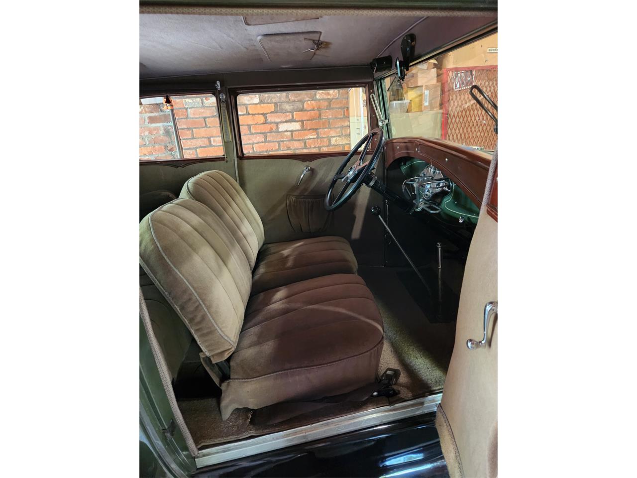Ford-Model-a-1931-two-tone-green-brown-bedford-cloth-6