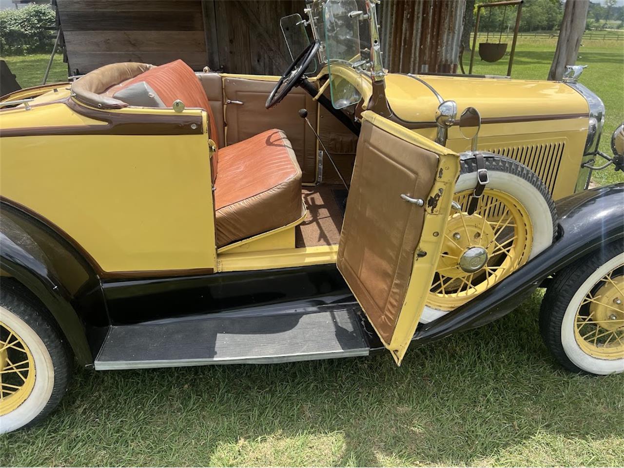 Ford-Model-a-roadster-1931-Yellow-Brown-1