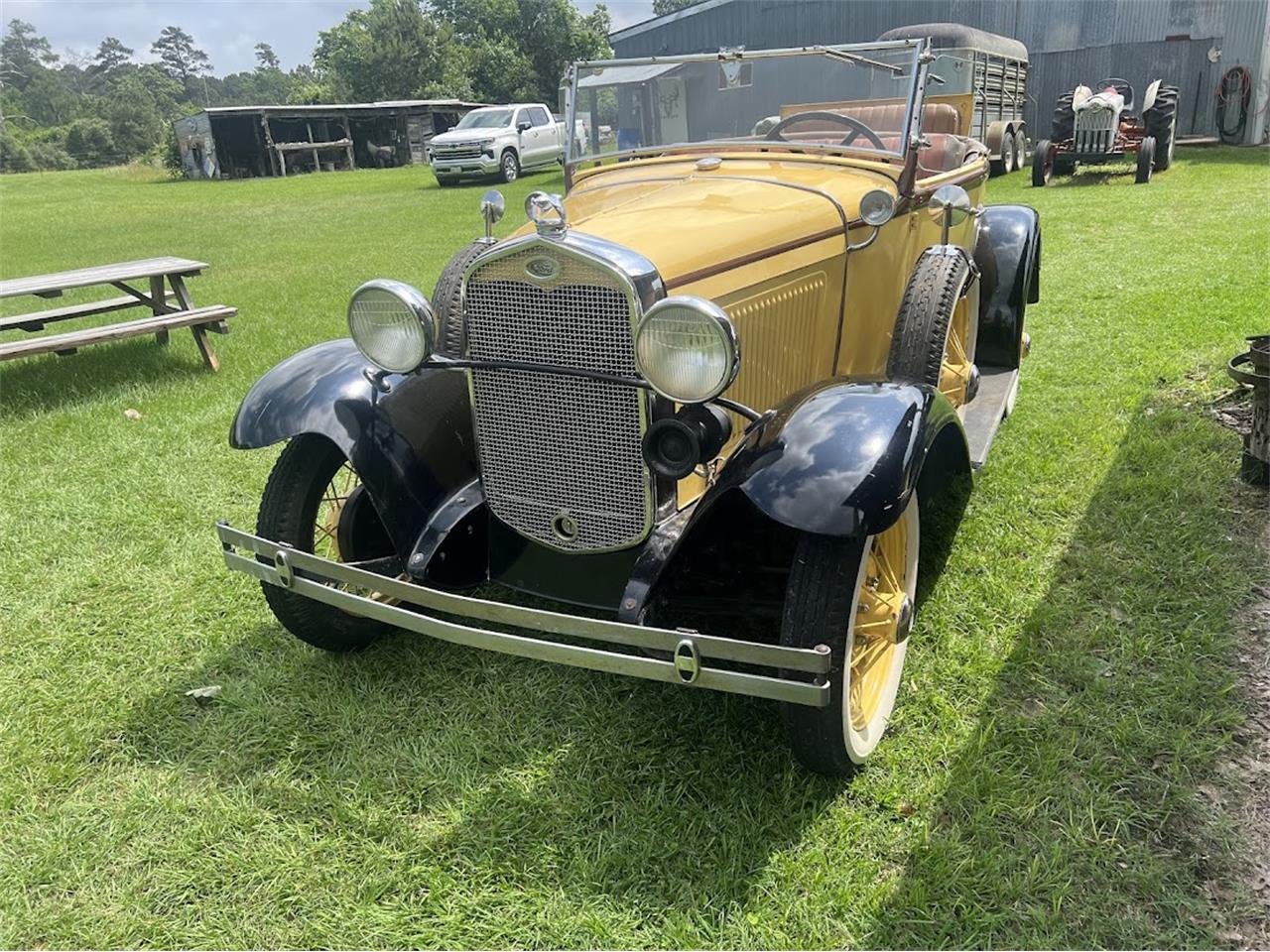 Ford-Model-a-roadster-1931-Yellow-Brown-2