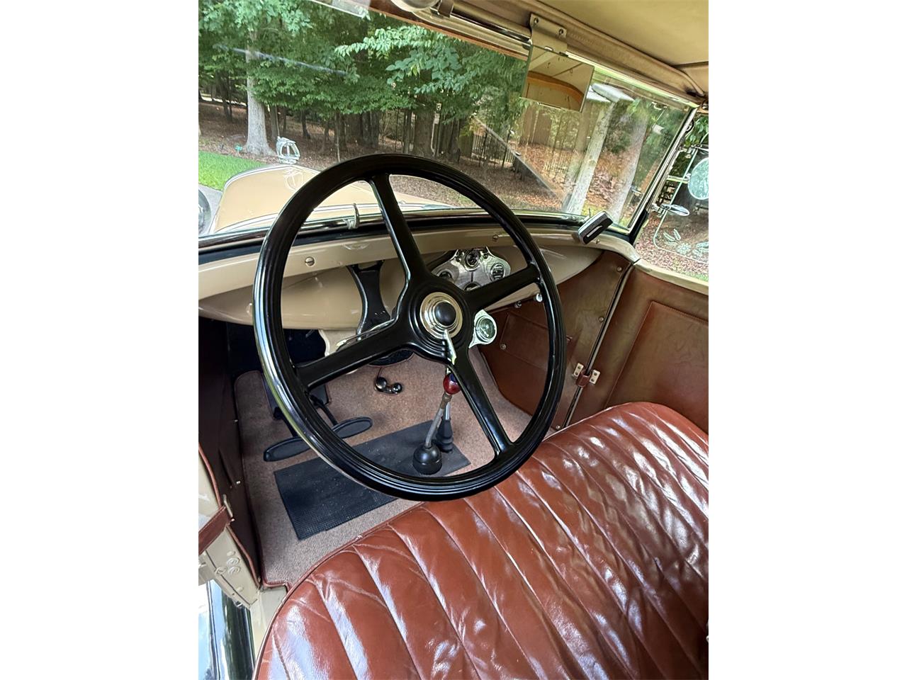 Ford-Model-a-roadster-1931-tan-w-black-fenders-Brown-10