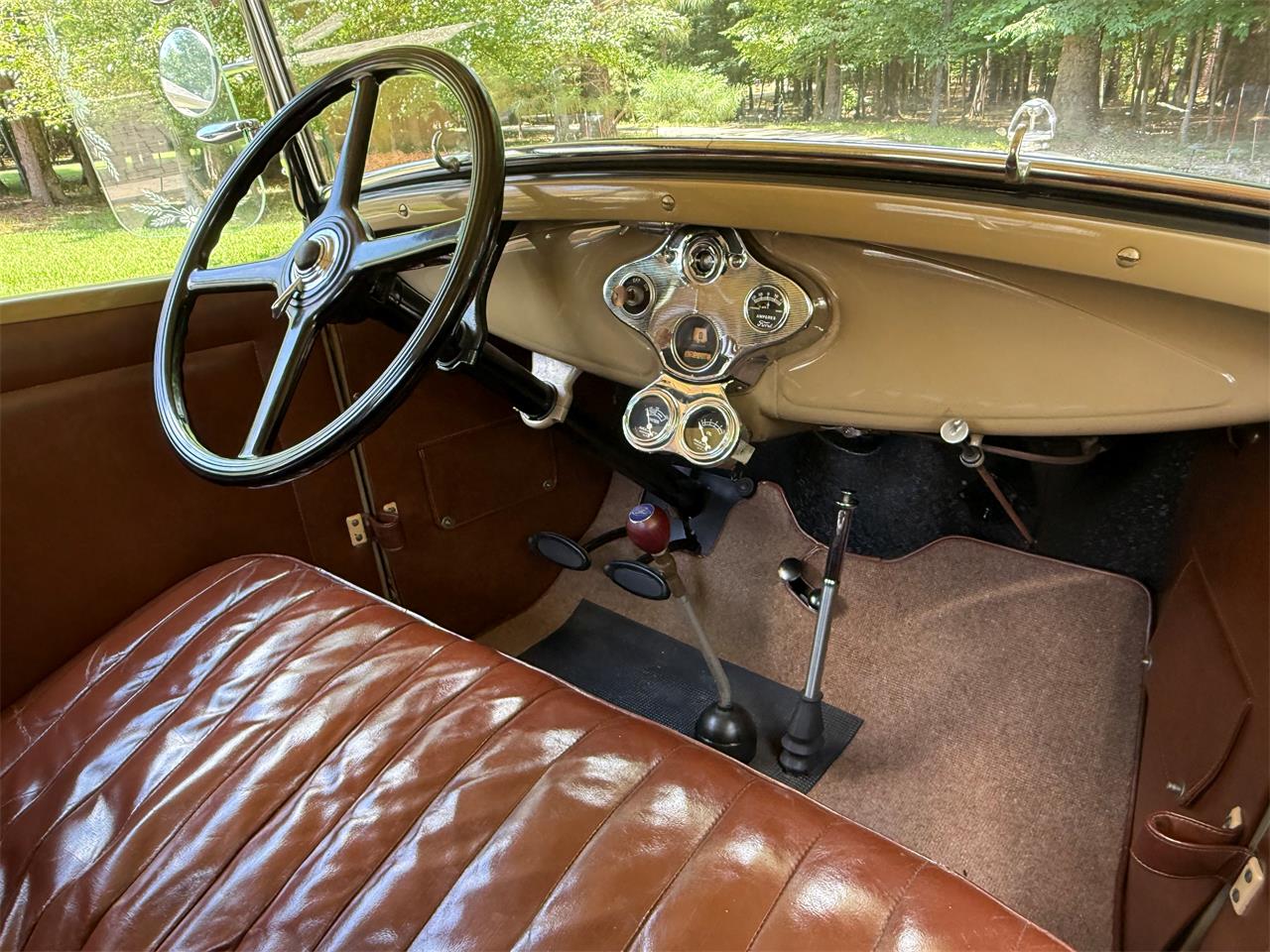 Ford-Model-a-roadster-1931-tan-w-black-fenders-Brown-4