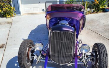 Ford-Model-a-roadster-1932-Chameleon-Red-1