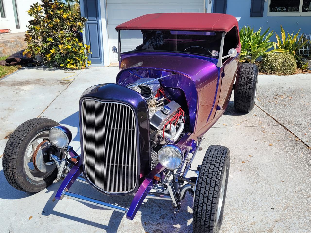 Ford-Model-a-roadster-1932-Chameleon-Red-10