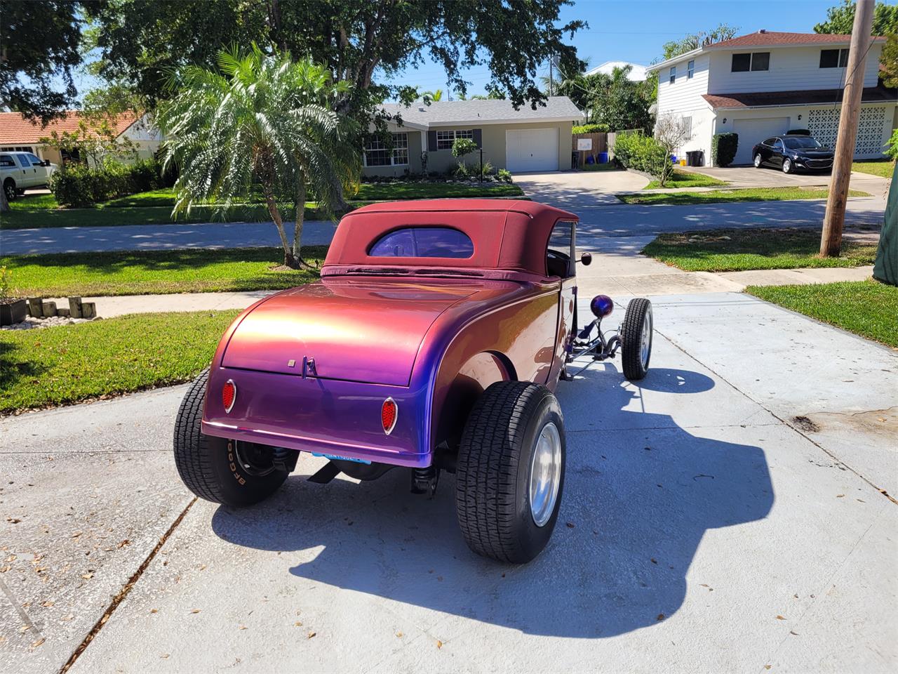 Ford-Model-a-roadster-1932-Chameleon-Red-17