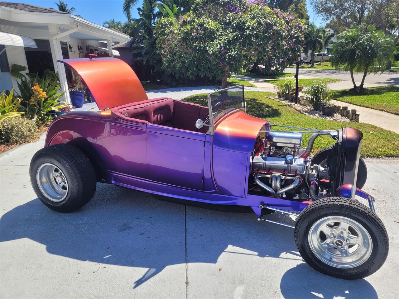 Ford-Model-a-roadster-1932-Chameleon-Red-2