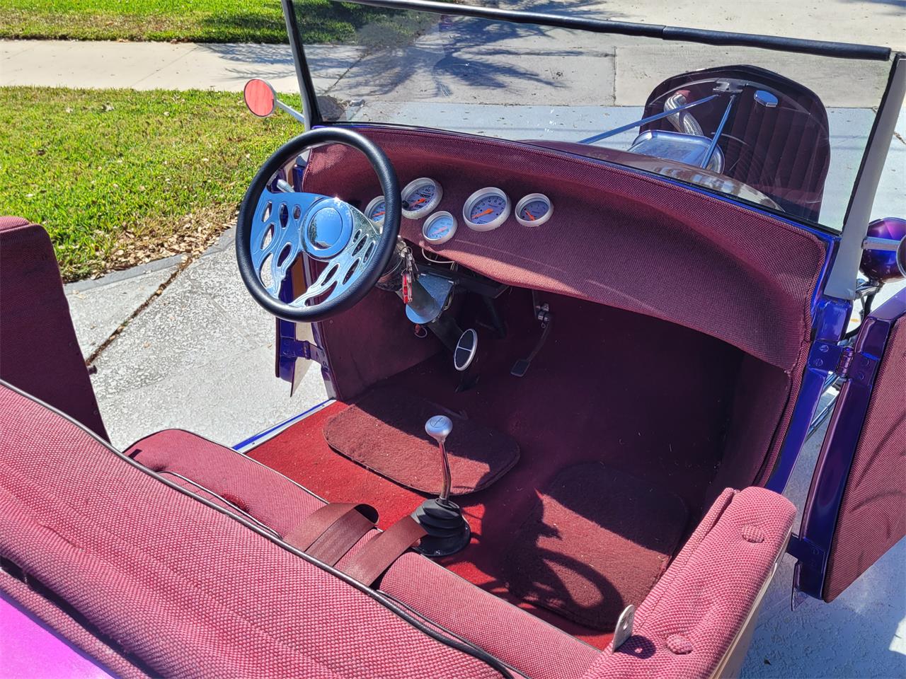Ford-Model-a-roadster-1932-Chameleon-Red-4