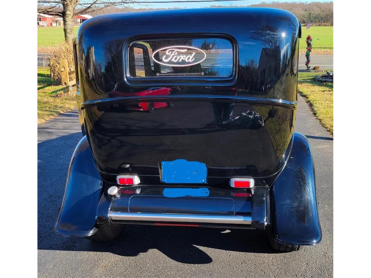 Ford-Model-b-1932-Black-TanBurg-10