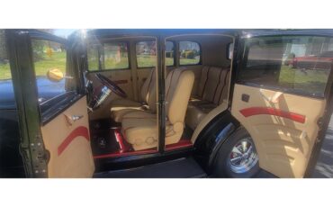 Ford-Model-b-1932-Black-TanBurg-14