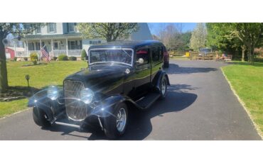 Ford-Model-b-1932-Black-TanBurg-16