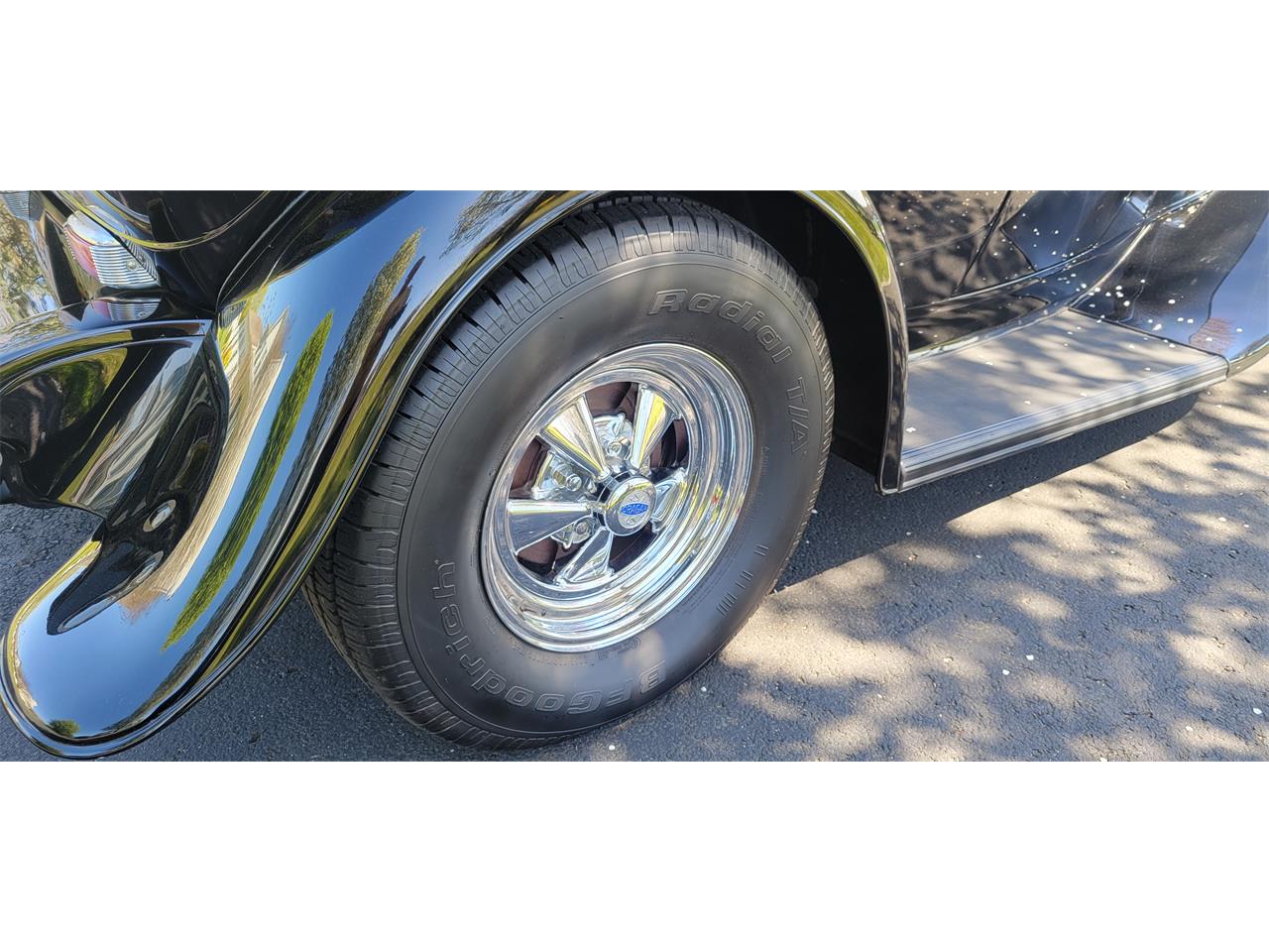 Ford-Model-b-1932-Black-TanBurg-18