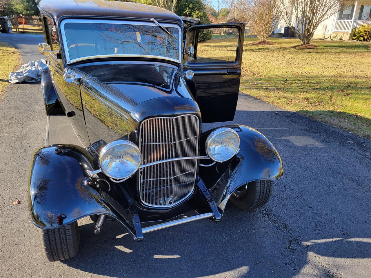 Ford-Model-b-1932-Black-TanBurg-6