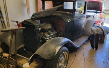 Ford-Model-b-1932-Gray-Tan-1