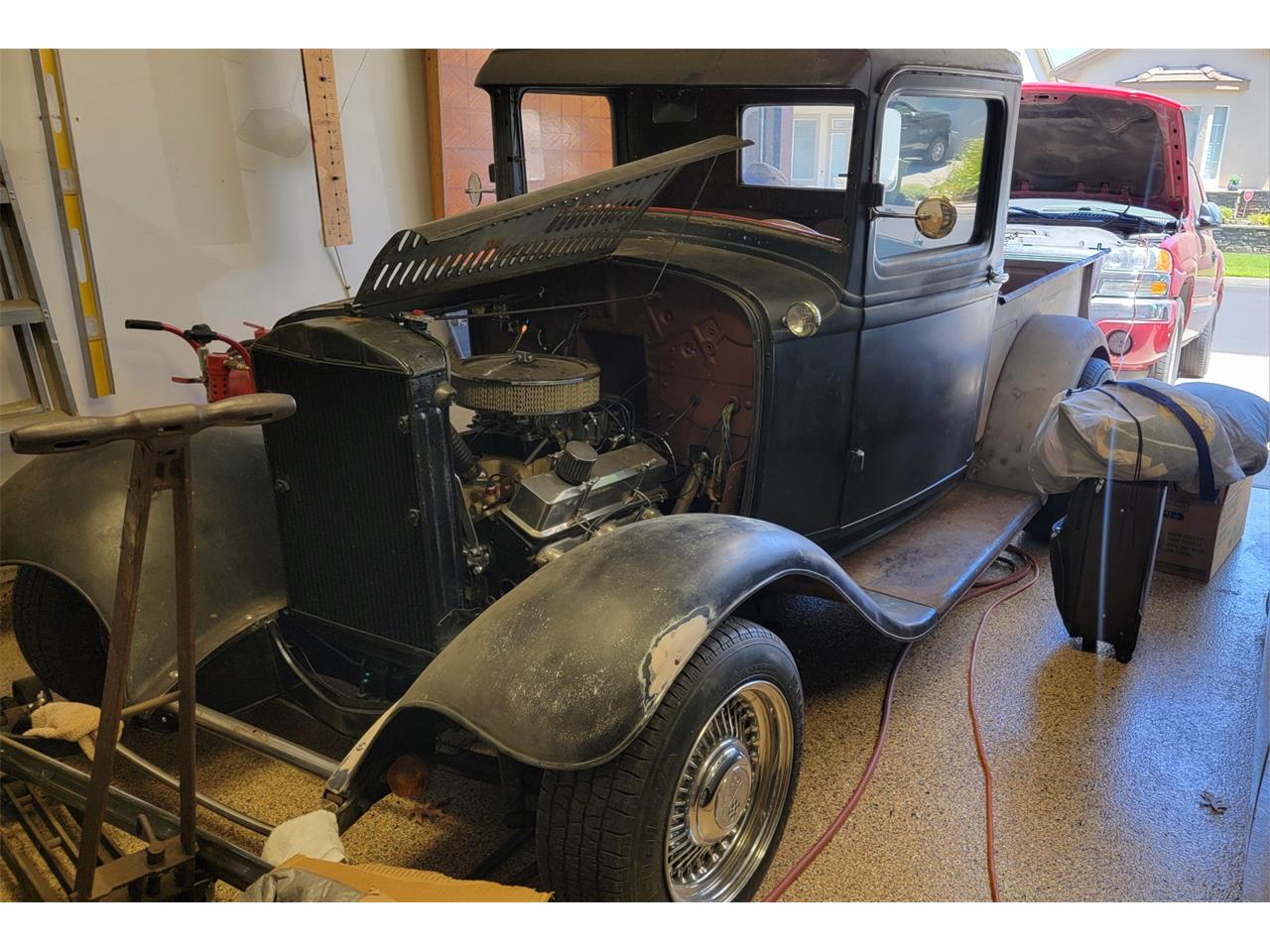 Ford-Model-b-1932-Gray-Tan-1