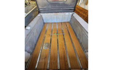 Ford-Model-b-1932-Gray-Tan