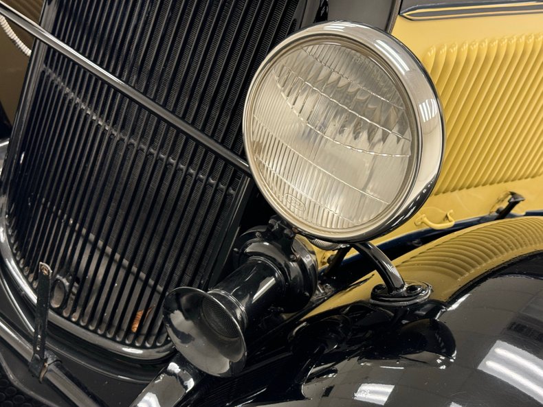 Ford-Model-bb-1932-Dark-Blue-Black-11