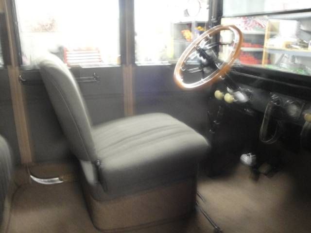 Ford-Model-t-1918-Black-3