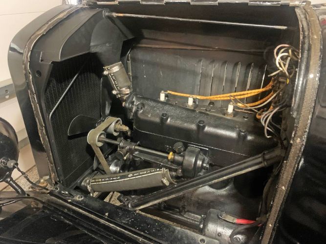 Ford-Model-t-1924-Black-15