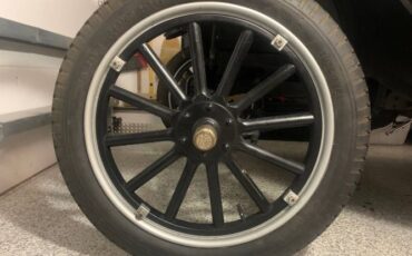 Ford-Model-t-1924-Black-3
