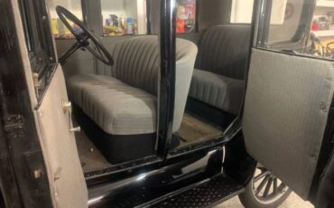 Ford-Model-t-1924-Black-6