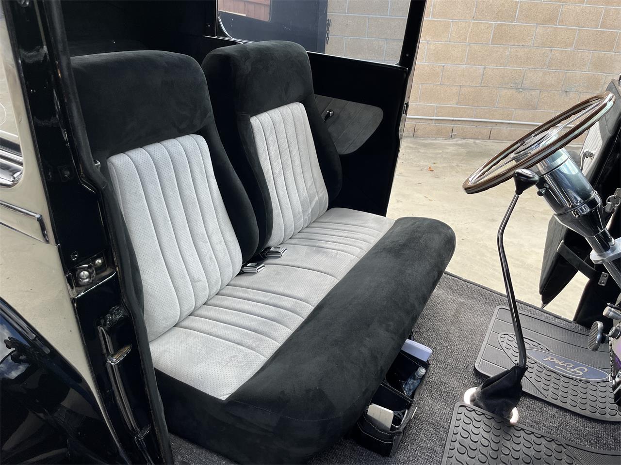 Ford-Model-t-1926-Black-Gray-amp-Black-18