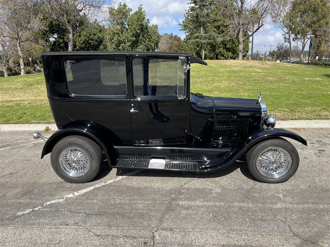 Ford-Model-t-1926-Black-Gray-amp-Black-3