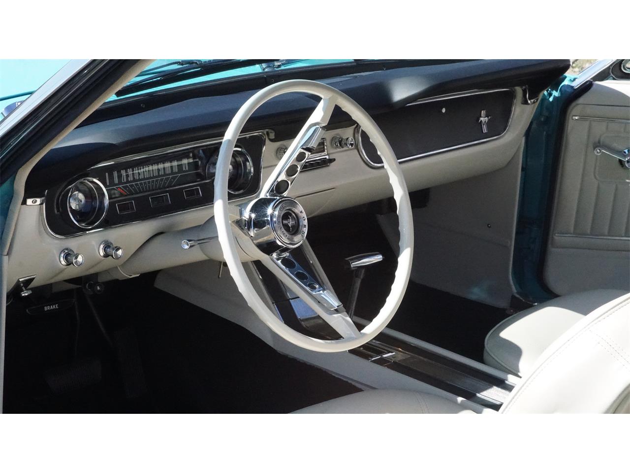 Ford-Mustang-1964-Pagoda-Green-White-36