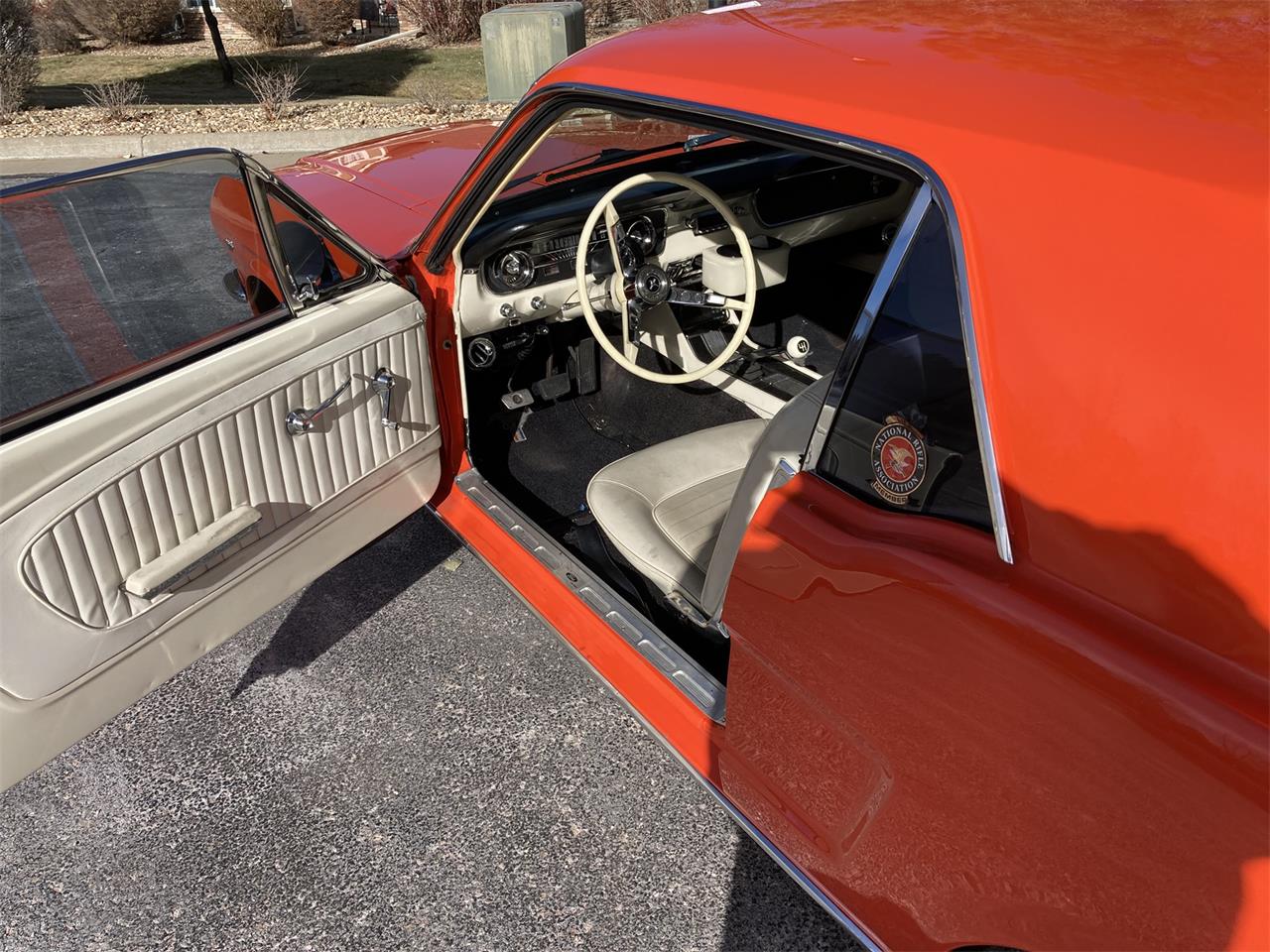 Ford-Mustang-1964-Poppy-Red-White-6