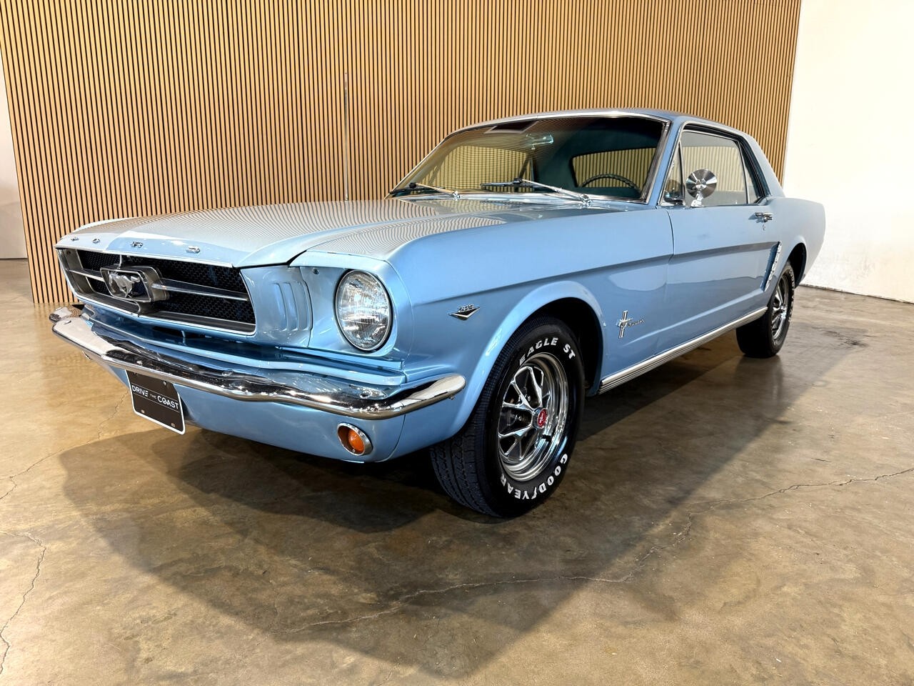 Ford-Mustang-1965-American-Muscle-Car-1