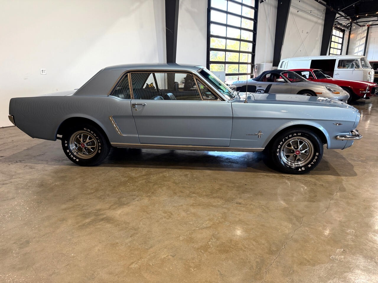 Ford-Mustang-1965-American-Muscle-Car-10