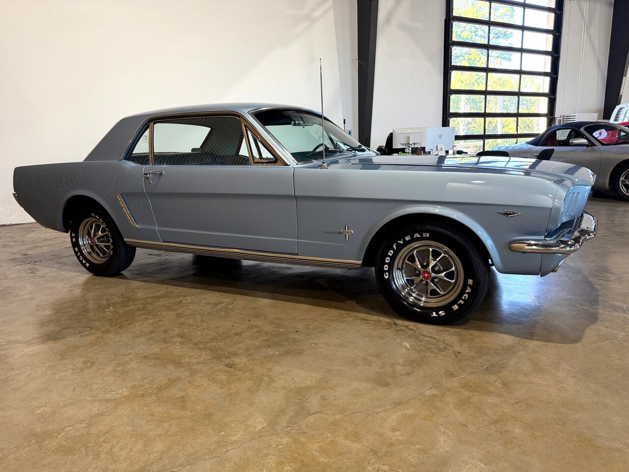 Ford-Mustang-1965-American-Muscle-Car-11