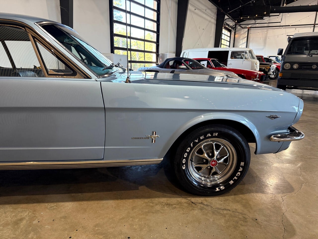 Ford-Mustang-1965-American-Muscle-Car-12