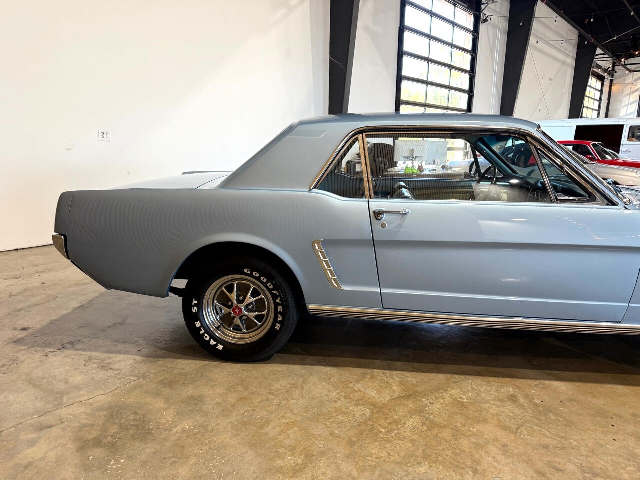 Ford-Mustang-1965-American-Muscle-Car-13