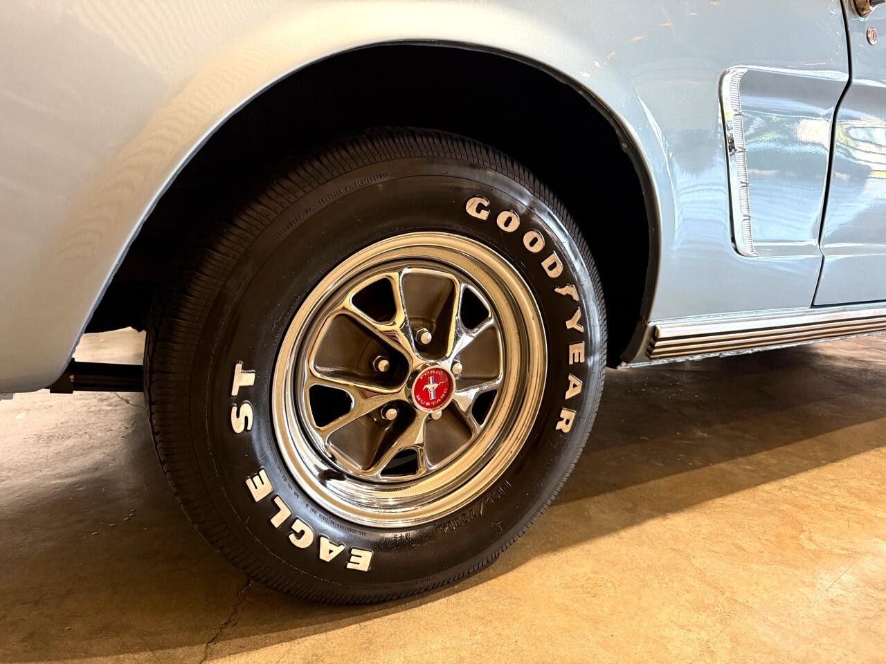 Ford-Mustang-1965-American-Muscle-Car-15
