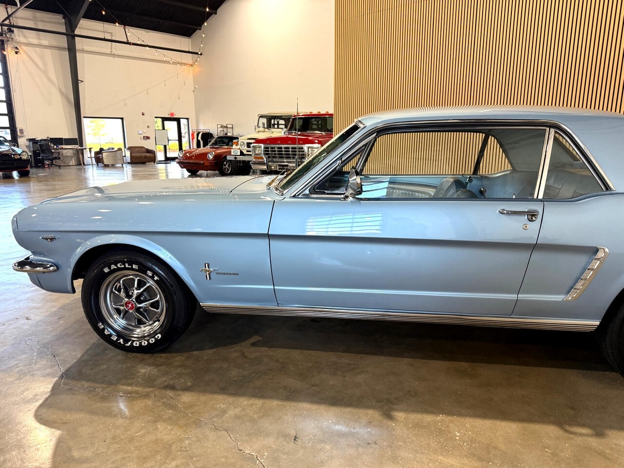 Ford-Mustang-1965-American-Muscle-Car-24