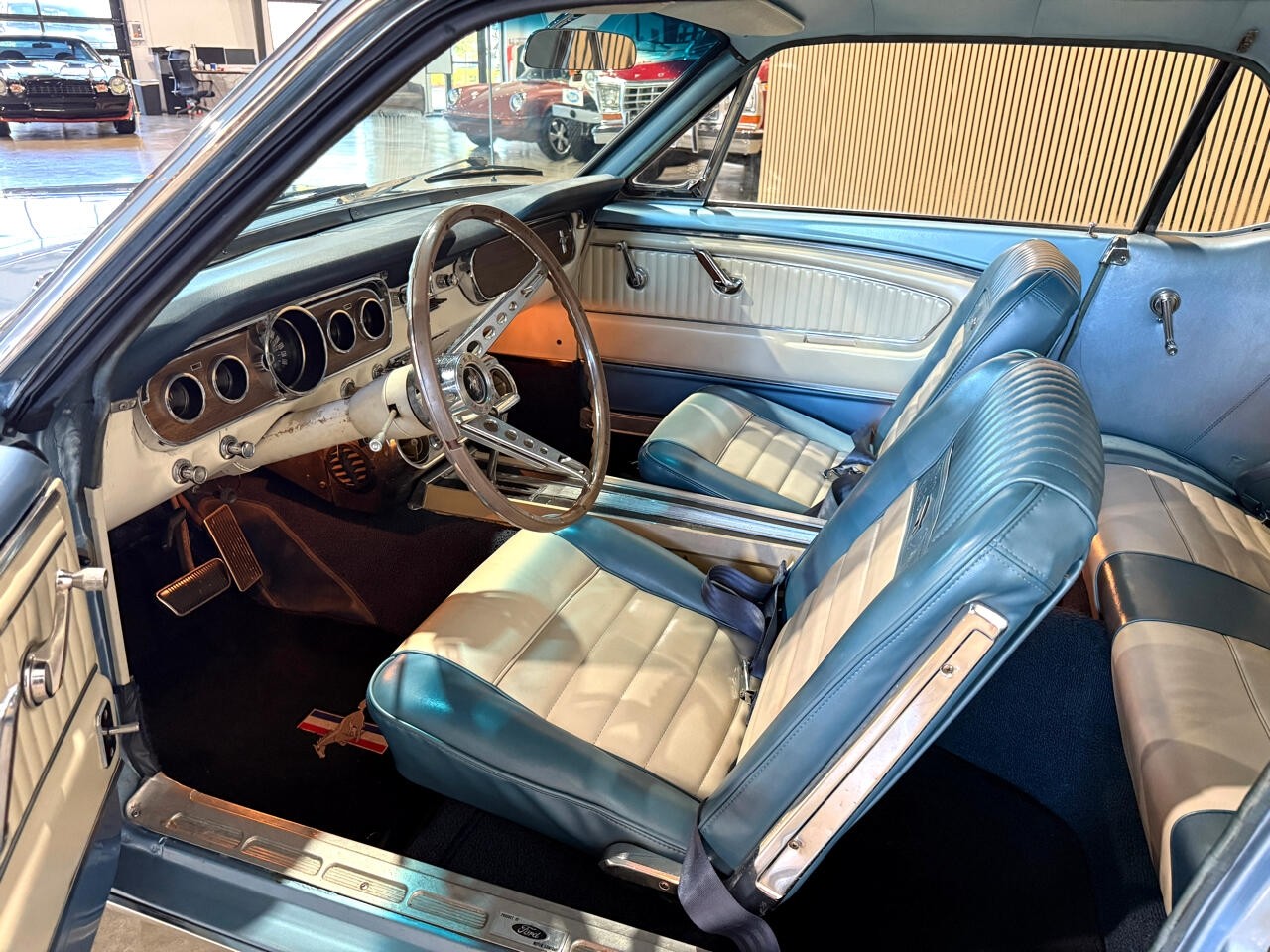 Ford-Mustang-1965-American-Muscle-Car-26