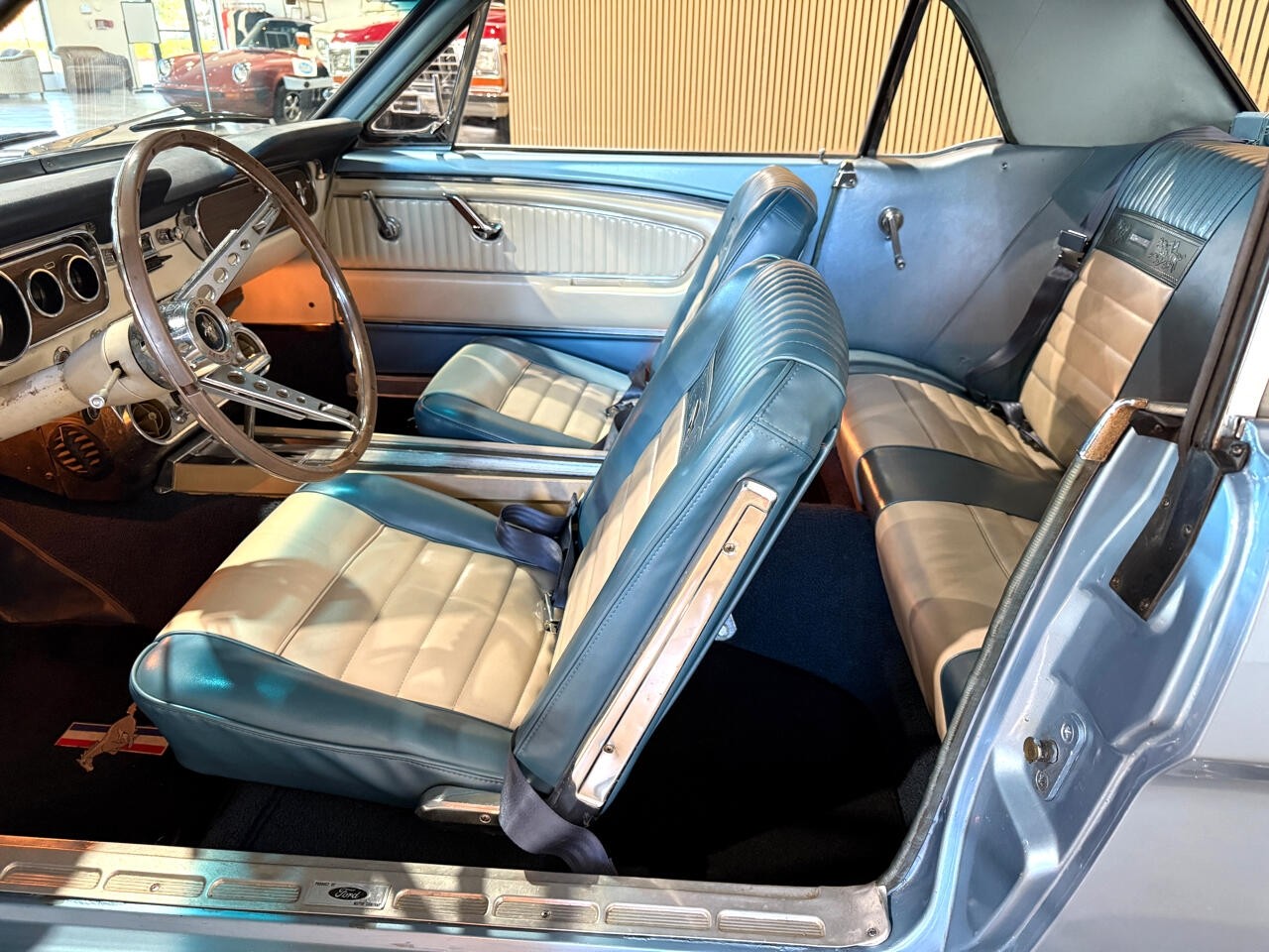 Ford-Mustang-1965-American-Muscle-Car-28