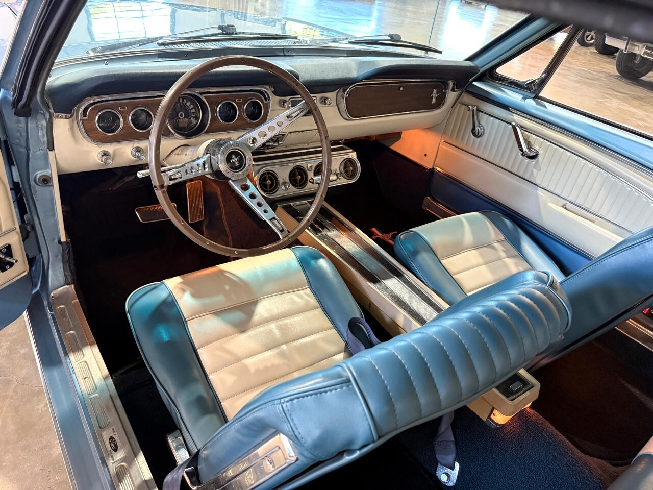 Ford-Mustang-1965-American-Muscle-Car-31