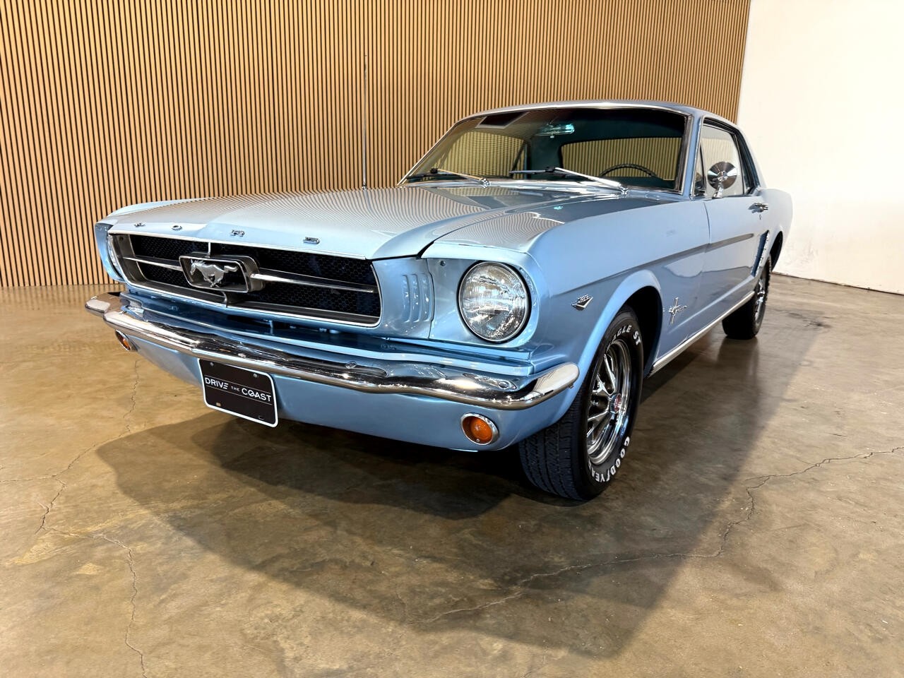 Ford-Mustang-1965-American-Muscle-Car-4