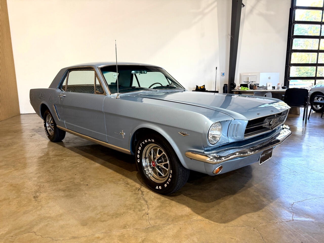 Ford-Mustang-1965-American-Muscle-Car-5