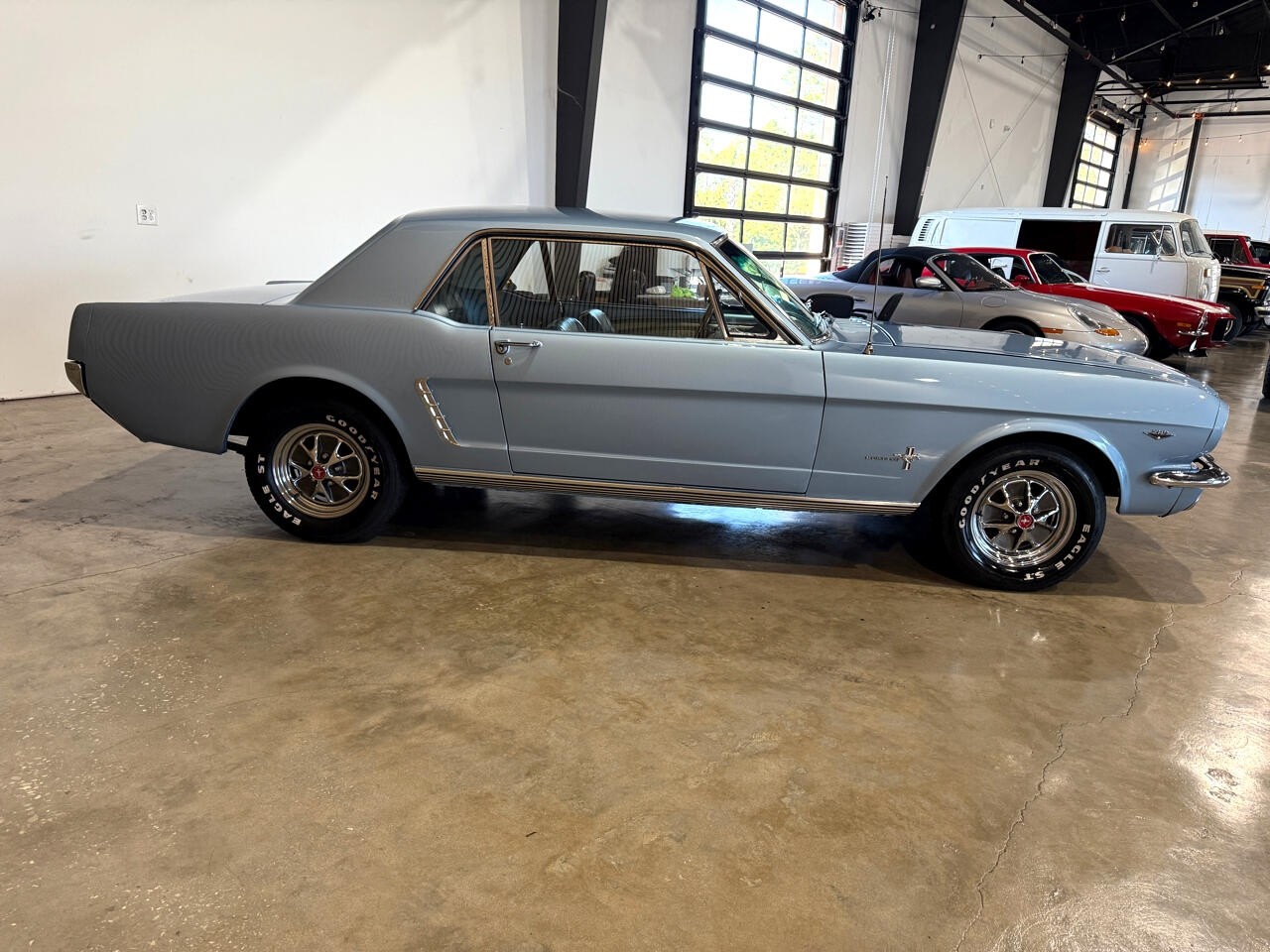 Ford-Mustang-1965-American-Muscle-Car-9
