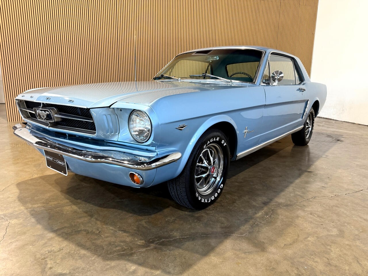 Ford-Mustang-1965-American-Muscle-Car