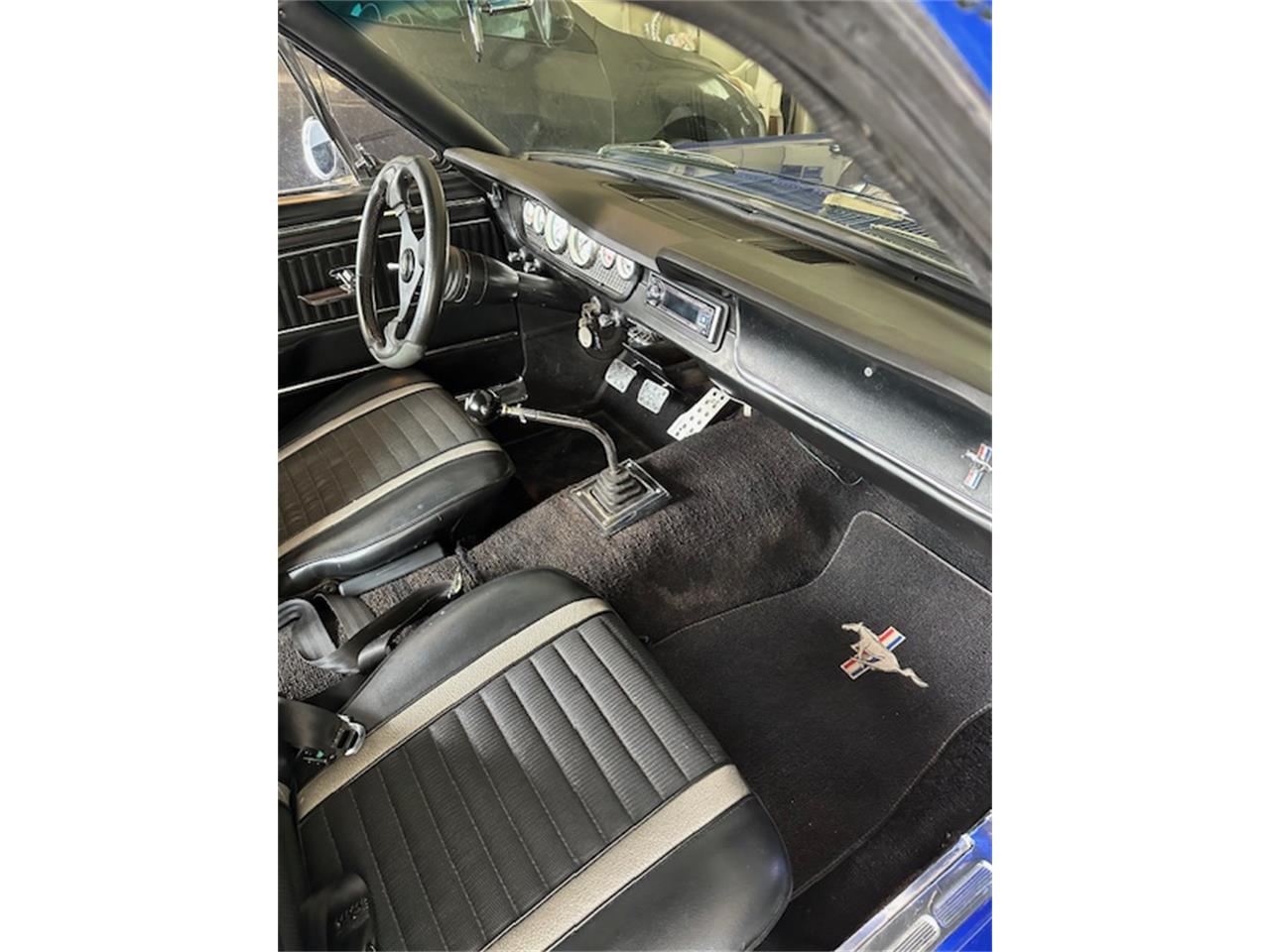 Ford-Mustang-1965-Azure-Blue-Black-10