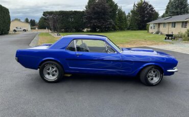 Ford-Mustang-1965-Azure-Blue-Black-3
