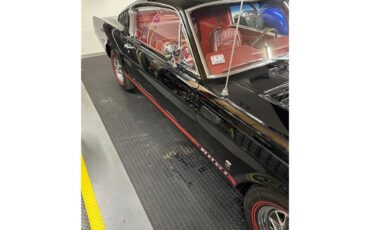Ford-Mustang-1965-Black-Black-2