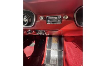 Ford-Mustang-1965-Black-with-red-strip-Red-leather-10