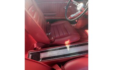 Ford-Mustang-1965-Black-with-red-strip-Red-leather-13